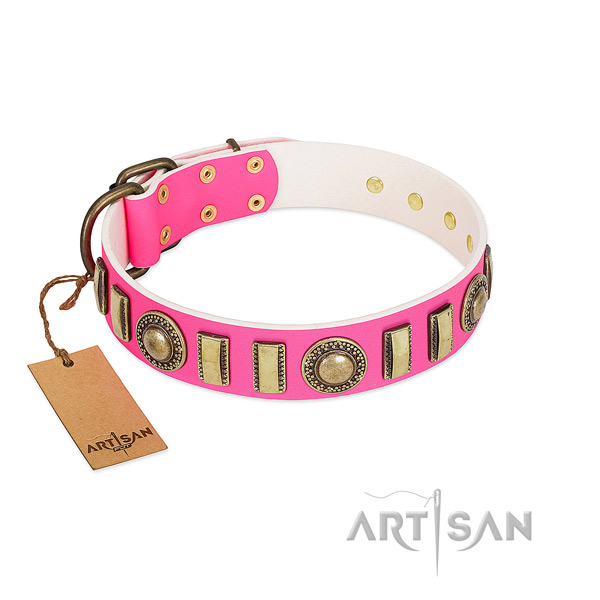 Stylish design genuine leather dog collar with rust-proof buckle