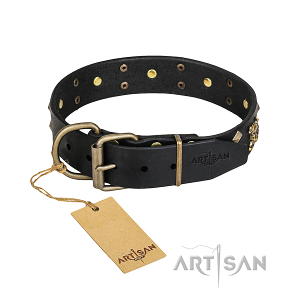 Leather dog collar with smooth edges for pleasant strolling